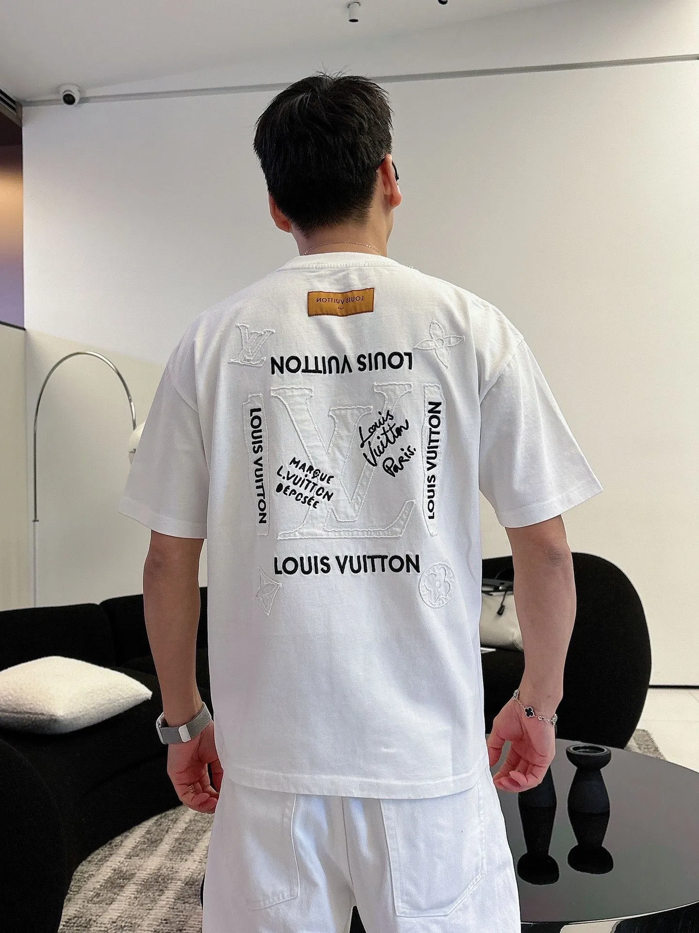 Louis Vuitton/ logo